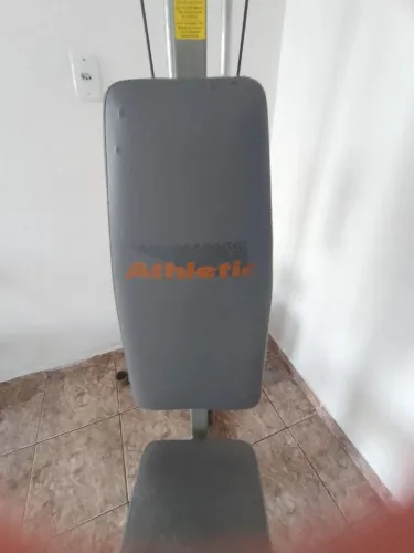 Vendo uma máquina de musculação funcional 