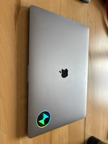 MacBook Pro 32gb 1tb i9 2019
