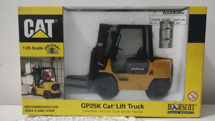Miniatura de empilhadeira CAT