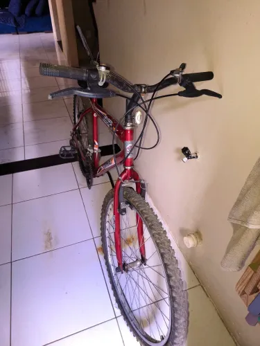 Bicicleta Aro 26 21 Marchas <br>Cor