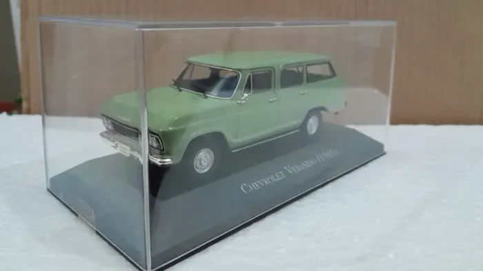 Miniatura Chevrolet Veraneio 1965