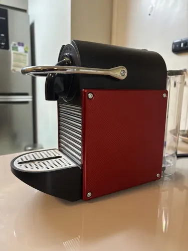 Cafeteira Nespresso Pixie Seminova