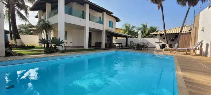 CASA EM VILAS 6/4 SENDO 5 SUÍTES, PISCINA, PORTEIRA FECHADA EM VILAS DO ATLÂNTICO