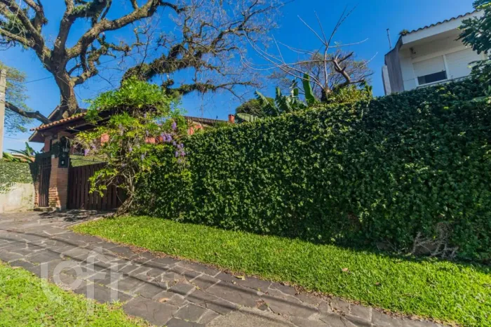 Casa à venda em Vila Assunção com 360 m², 4 quartos, 2 suítes, 2 vagas