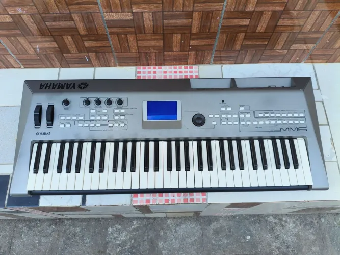 Teclado Yamaha MM6