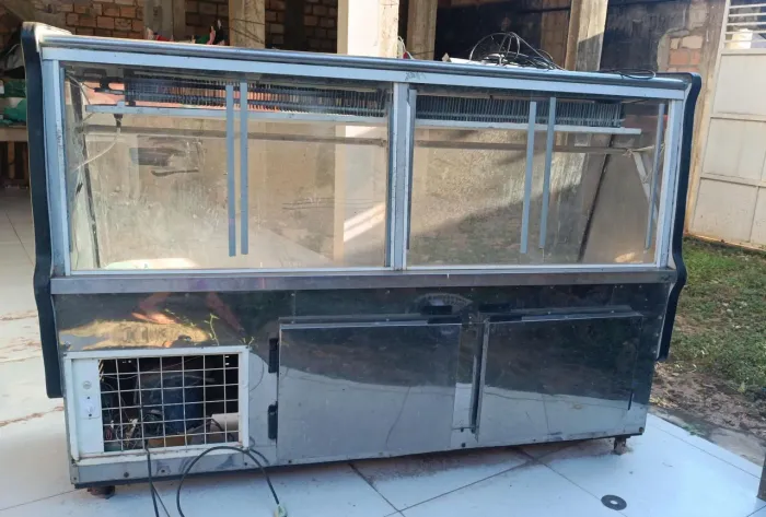 Expositor 2 metros 110v