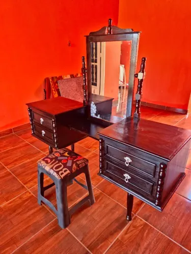 Penteadeira relíquia madeira 1,50 mts