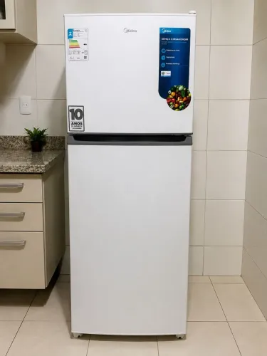 Geladeira semi nova