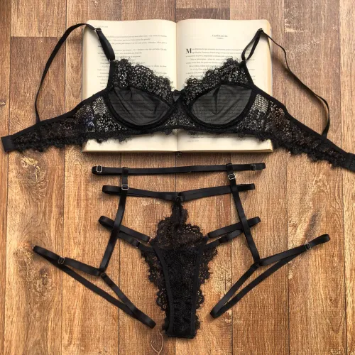 Conjunto de Lingerie Renda com cinta liga