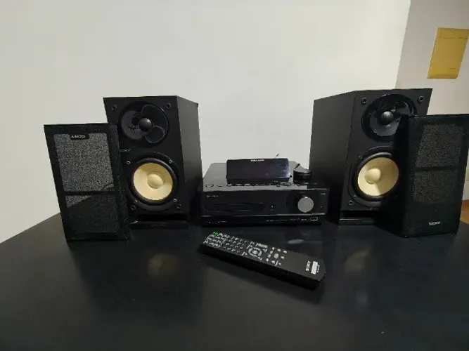 Micro System SONY NAS-E35HD com HDD interno e adaptador DM Port para bluetooth