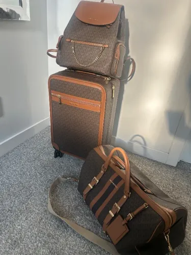 Michael Kors Kit 3 peças de viagem (consultar valores pra venda separada de items) 