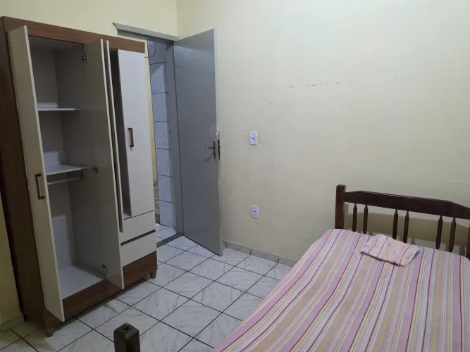 Alugo quarto - vaga feminina - Próximo Ufes Biomédica Maruípe, Faesa, Hospital Santa Rita