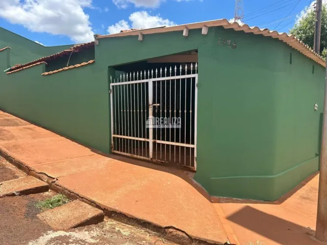 Casa com 1 Quarto(s) e 1 banheiro(s) para Alugar, 10 m² por R$ 700 / Mês