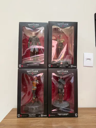 The Witcher 3 Dark Horse Figures