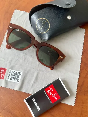 Vendo Óculos Rayban feminino