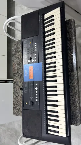 Teclado Yamaha psr e333