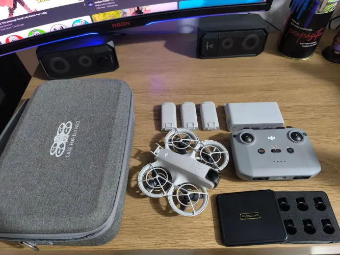 DJI NEO Combo Fly More + bolsa e acessórios
