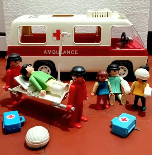 Brinquedo Ambulância Playmobil Estrela Anos 80
