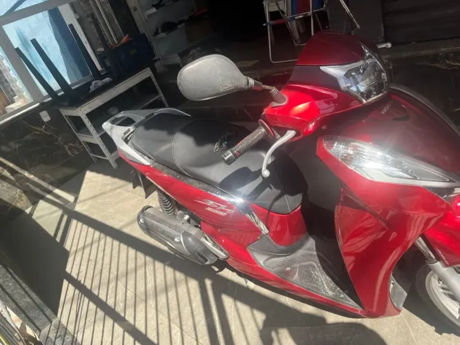 Moto bem nova