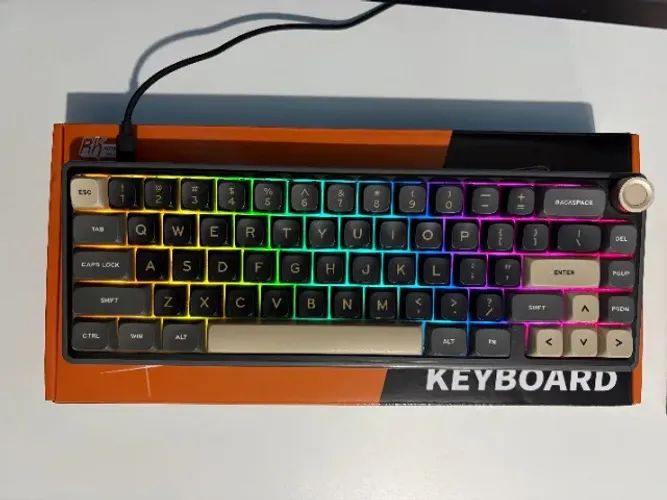 Teclado Mecânico Royal Kludge R65 RGB Chartreuse Switch