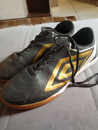 Tênis de Futsal usado