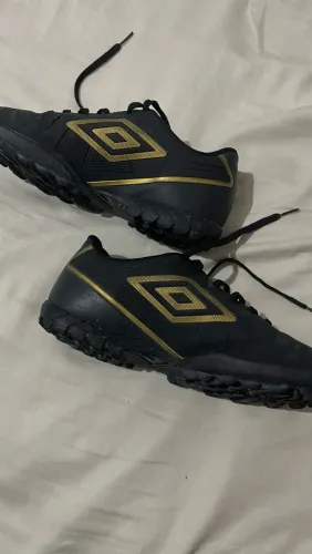 Chuteira umbro