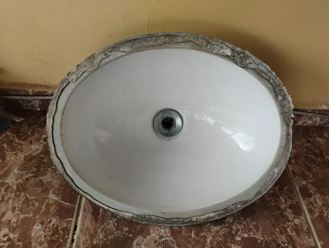 Cuba oval em louça para banheiro