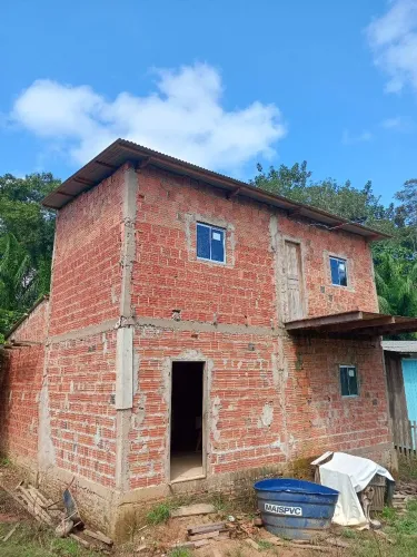 Vendo casa de 2 andares em construção