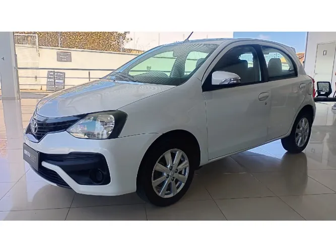 Toyota Etios X Plus 1.5 Flex 16V 5P Mec. 2021
