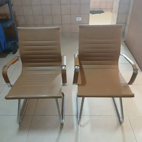 2 CADEIRAS DE ESCRITÓRIO (só vendo juntas)