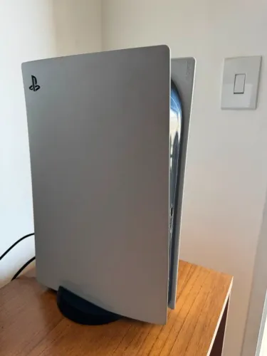 PlayStation 5 + 2 Controles + 8 Jogos Físicos Excelente Estado