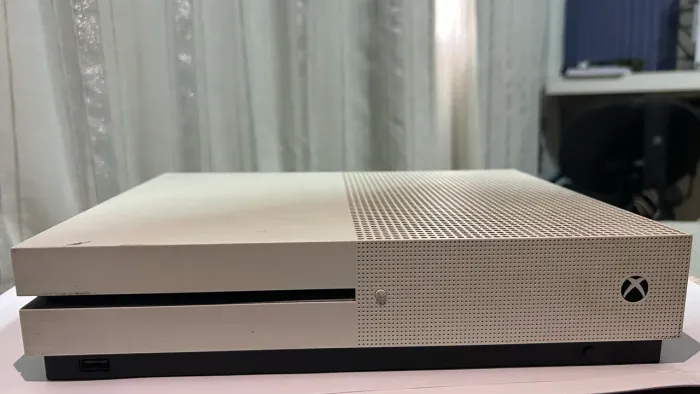 Vendo Xbox One 1tb * Leia a descrição*