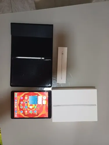 iPad 9ª Geração 64GB Prata + Apple Pencil Original + Capa Magnética