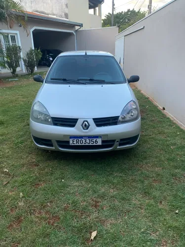 Renault Clio Hi-flex 1.0 16V 5P 2011
