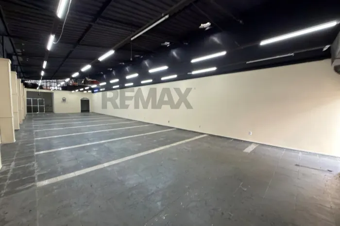 Loja Comercial de 282m² para Locação no Cascatinha Excelente Visibilidade
