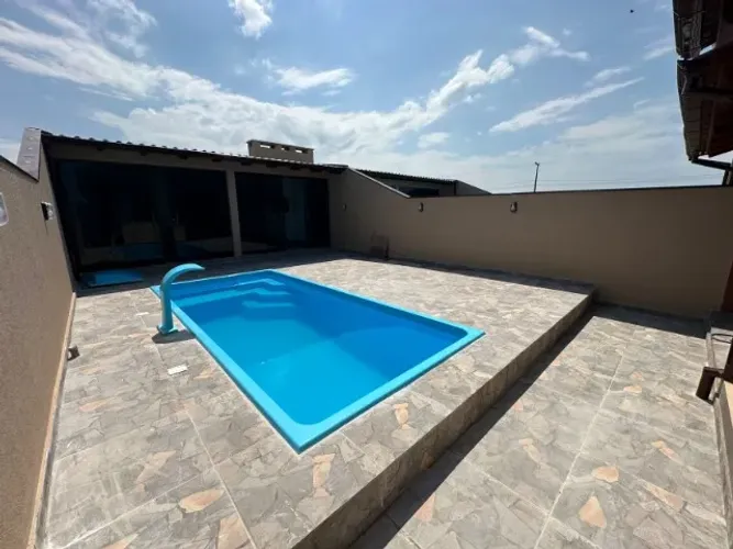 Casa com Piscina em Balneário Gaivota/SC