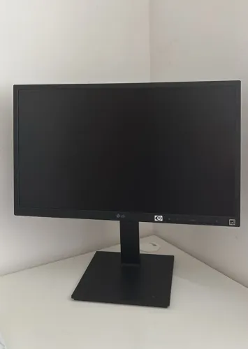 Monitor LG 23,8" - Ergonômico (Horizontal e Vertical) - Seminovo