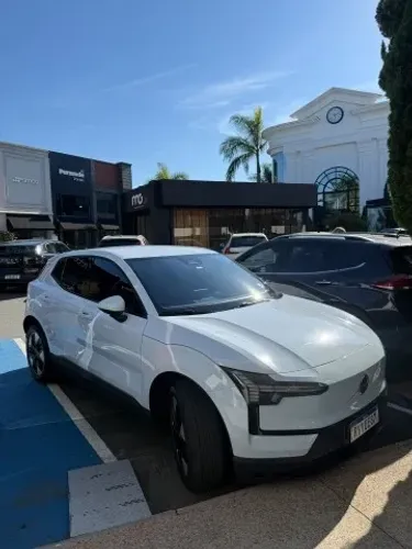Volvo EX30 E40 Core (elétrico) 2024