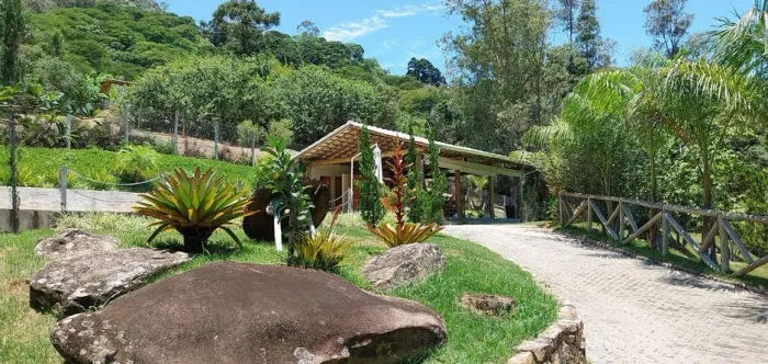 Um Lugar de Beleza Incrível na Serra da Mantiqueira! Chácara de 2.500m2 em Delfim Moreira/