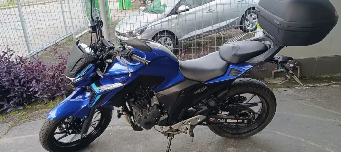 Yamaha FZ 25 Connected