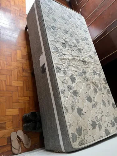 Cama box e colchão solteiro