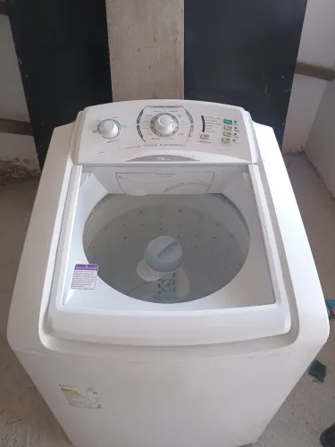 Lavadora Eletrolux 12 quilos, higienizada!