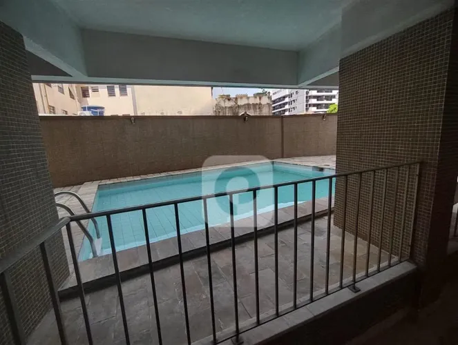 Tijuca 3 quartos junto ao Metrô São Francisco Xavier