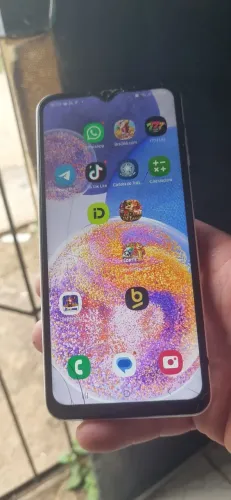 A23 128GB trincado mais da pra usar bastante tempo