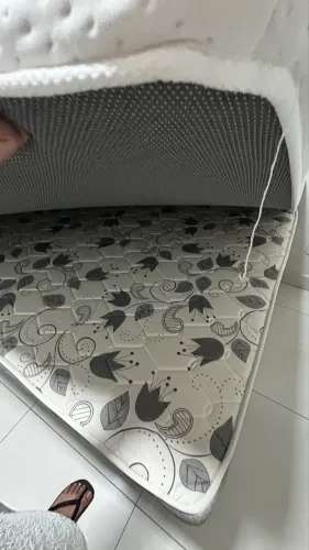CAMA CASAL COLCHÃO EMMA 2 ANOS DE USO