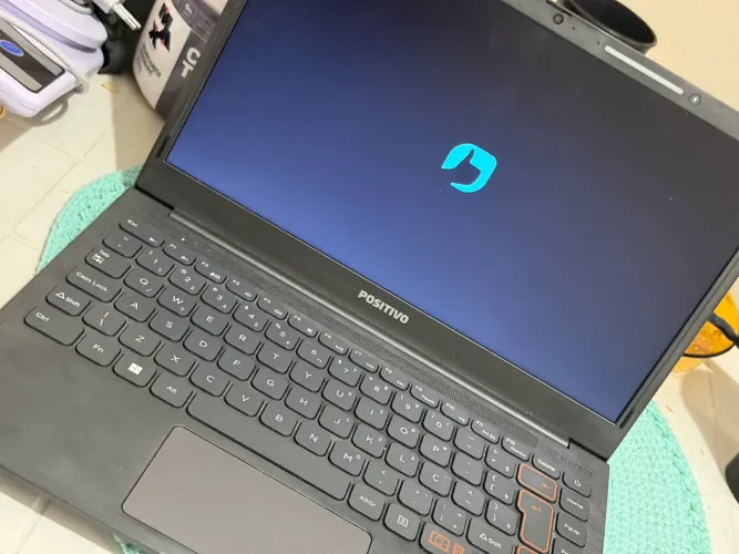 Vende se notebook positivo