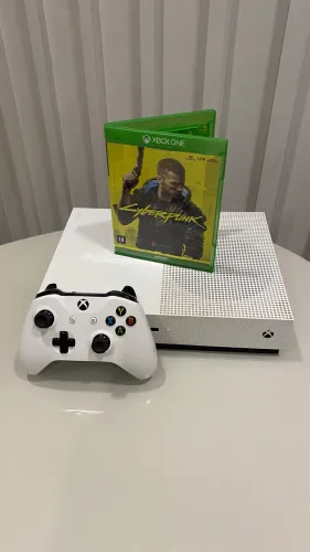 Xbox one S 1TB de memória, muito novo.