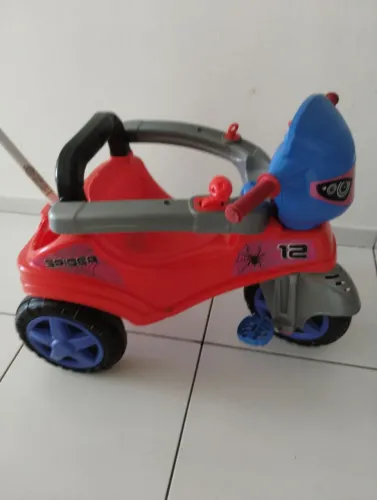 Triciclo infantil homem aranha Baby City