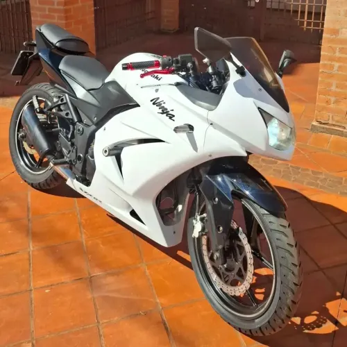KAWAZAKI NINHA 250 R