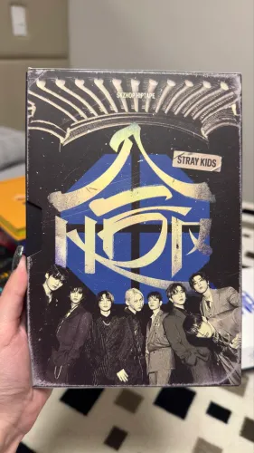 Album HOP Stray Kids